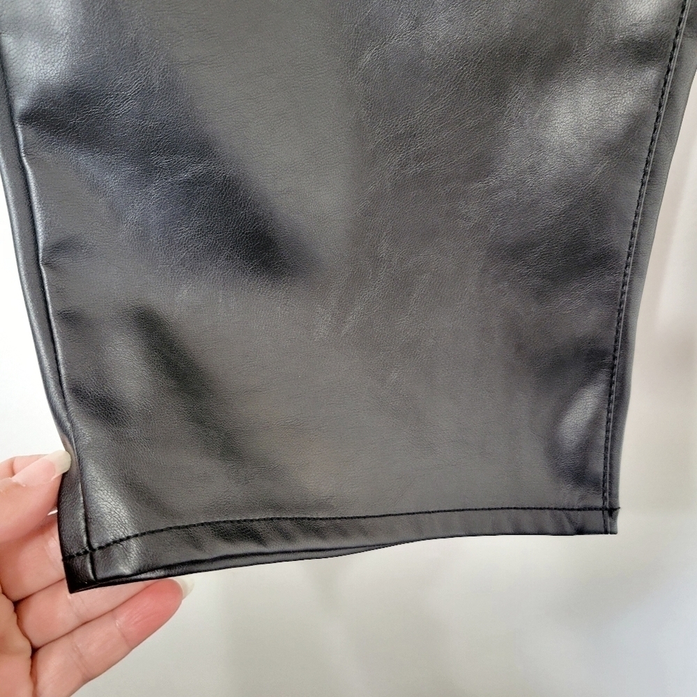 NWT Madewell The Perfect Vintage Straight Jean: Faux Leather Edition Size 30 - Picture 5 of 14